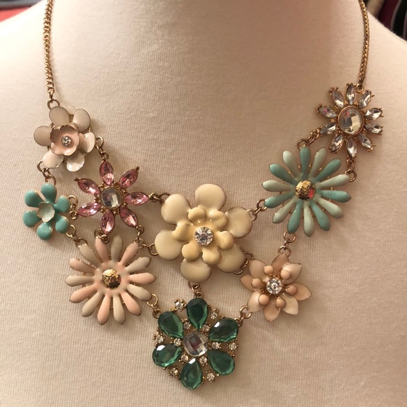 Jewelry - Colorful Flower Necklace